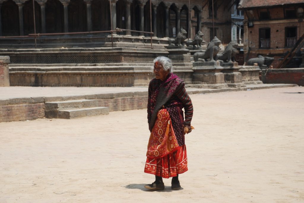 Nepalka na Placu Durbar, Patan, Dolina Kathmandu. Fot.Edyta Stępczak